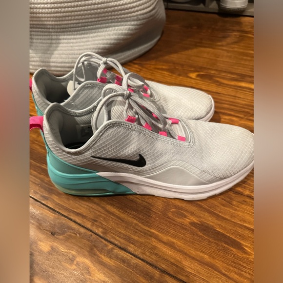 Nike Air Max Motion 2 Gray - Picture 3 of 5